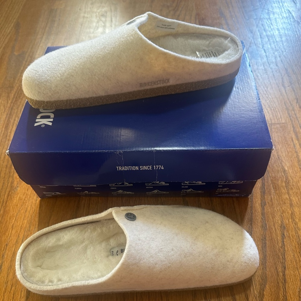 Birkenstock Zarmatt Slipper. Color: Ecru Size: 42 11/11.5